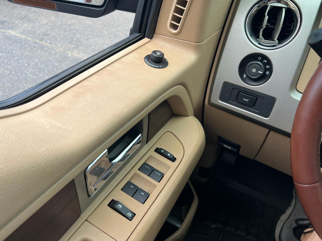 Ford F-150 King-Ranch SuperCrew 5.5-ft. Bed 2WD 2014
