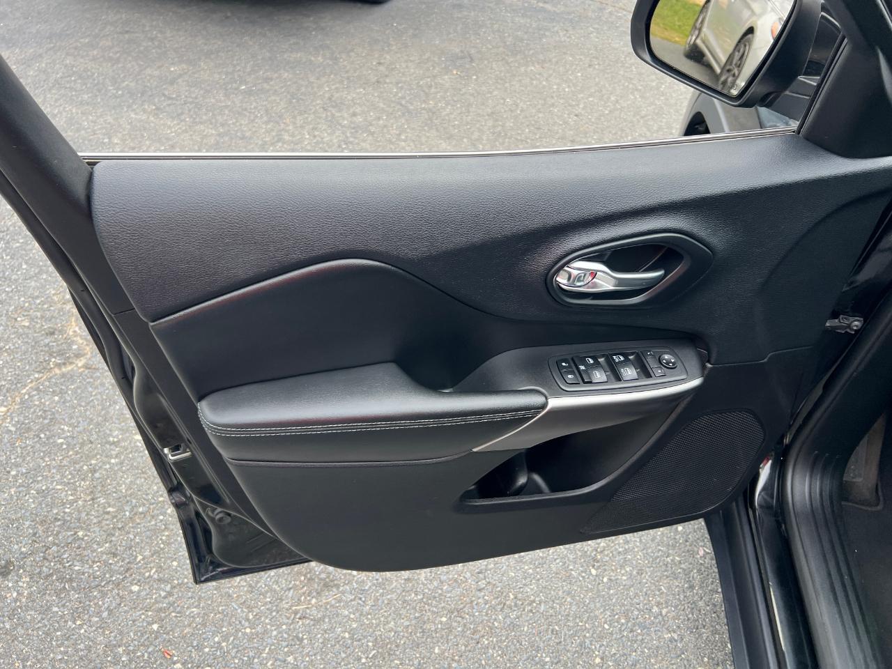 Jeep Cherokee Latitude Plus FWD 2019