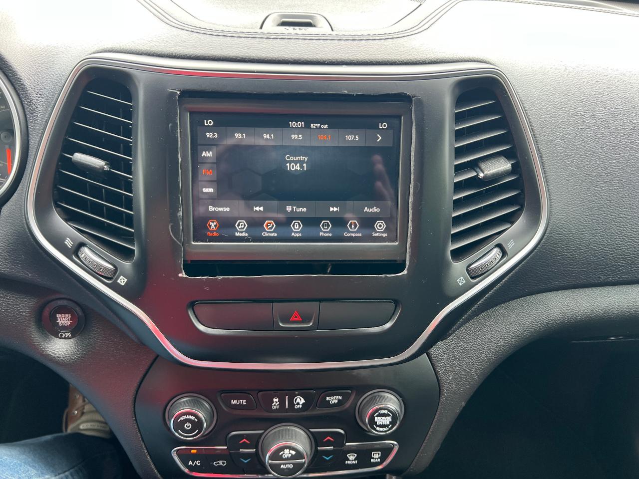 Jeep Cherokee Latitude Plus FWD 2019