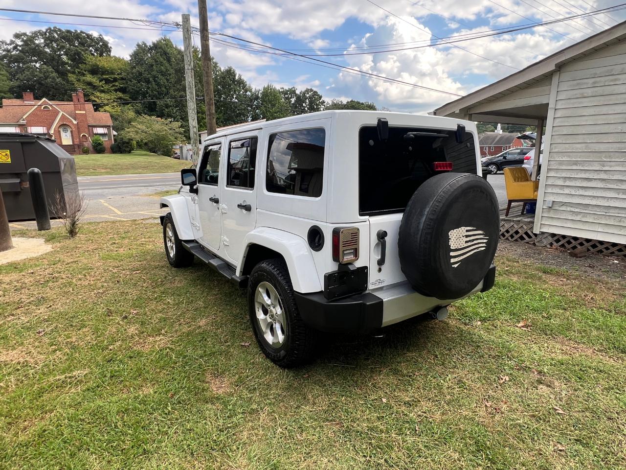 Jeep Wrangler Unlimited Sahara 4WD 2014