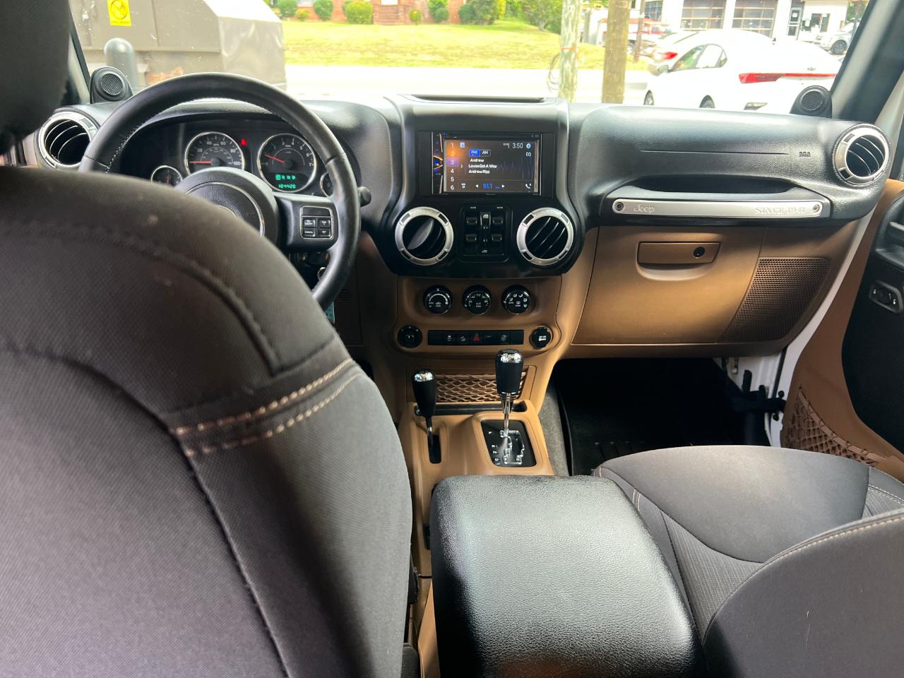 Jeep Wrangler Unlimited Sahara 4WD 2014