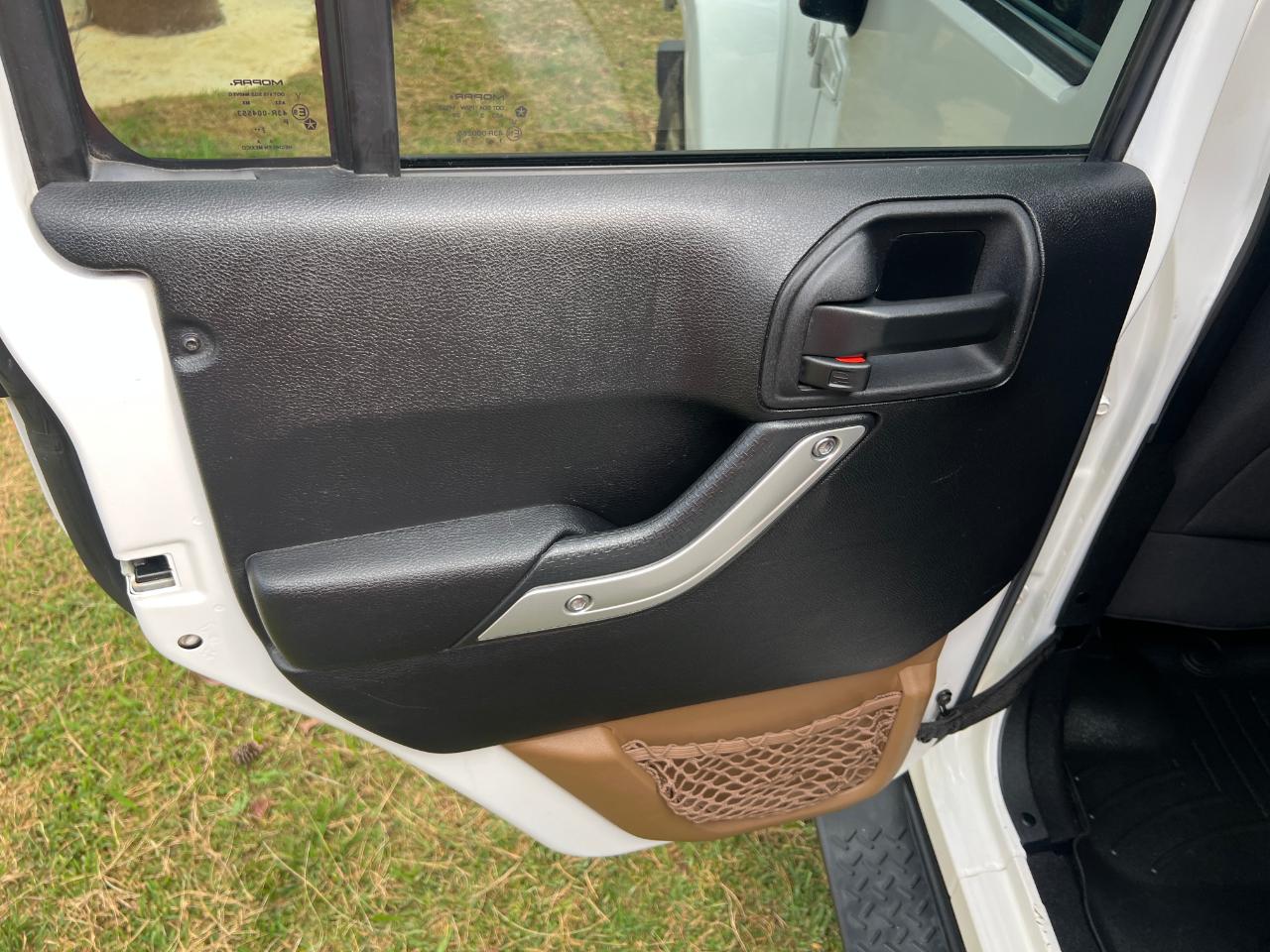 Jeep Wrangler Unlimited Sahara 4WD 2014