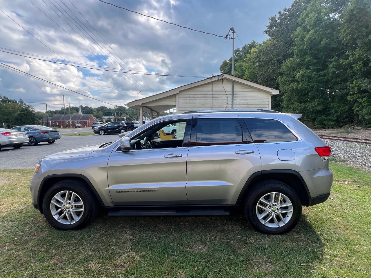 Jeep Grand Cherokee Laredo 4WD 2017