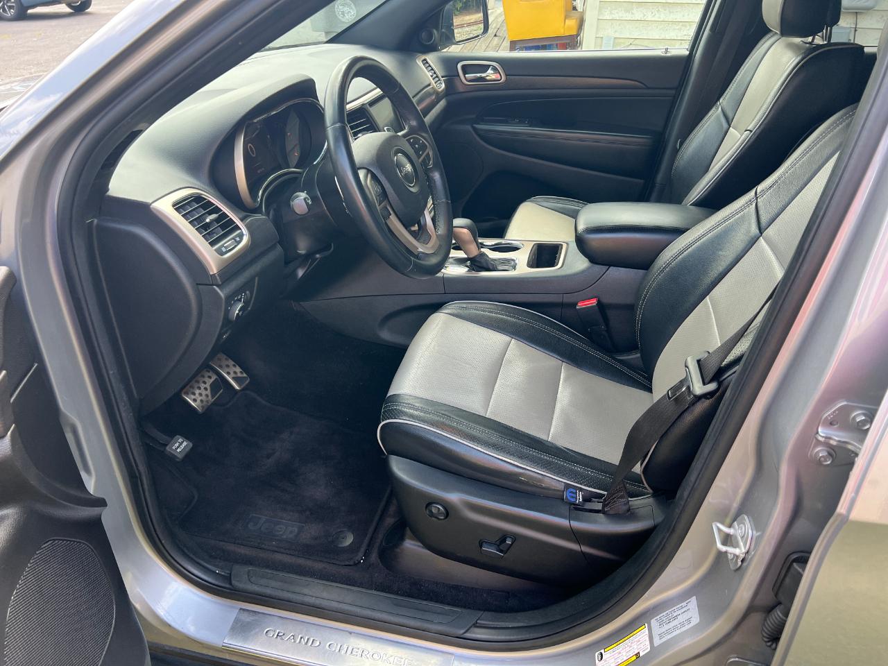 Jeep Grand Cherokee Laredo 4WD 2017