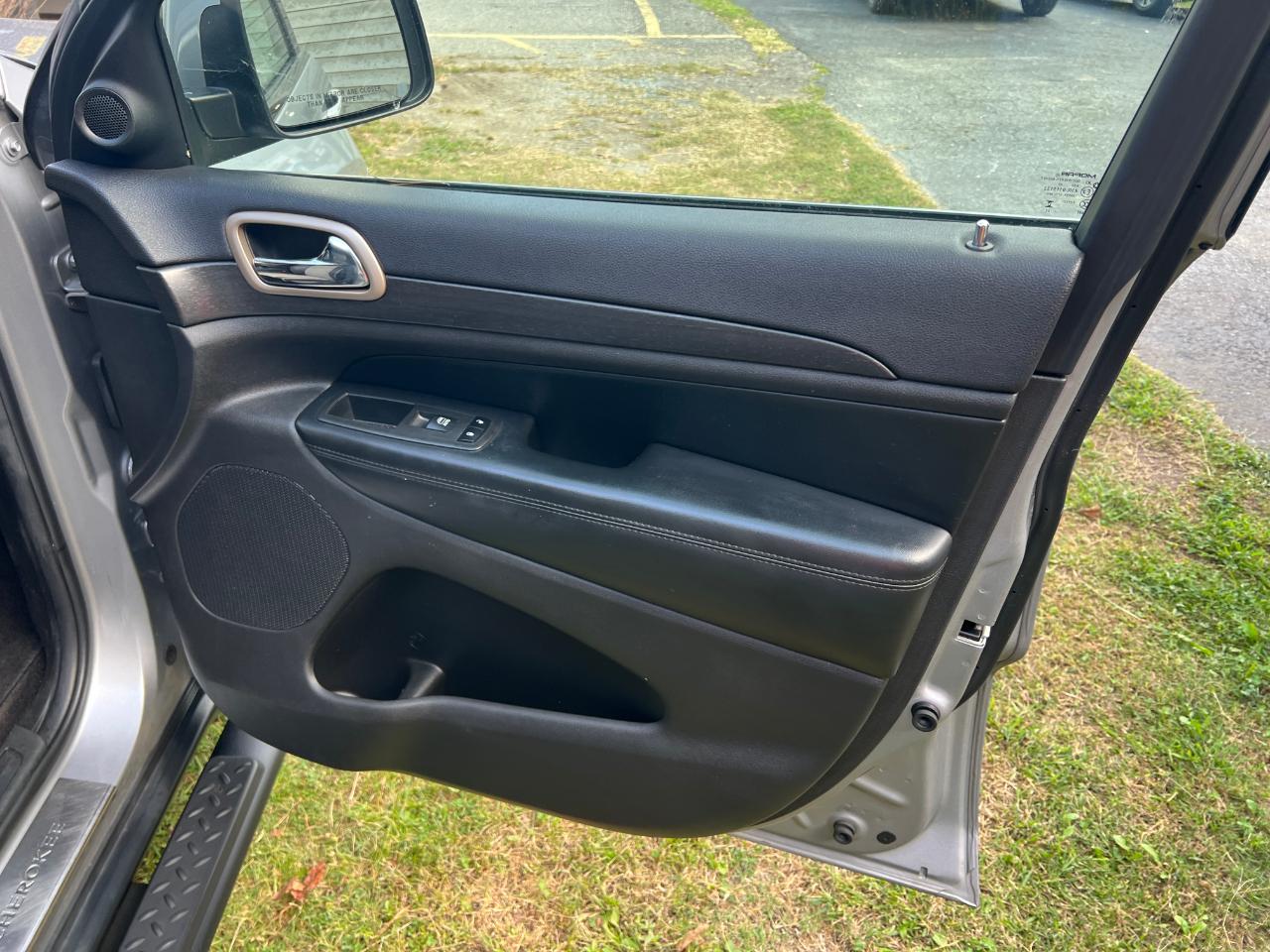 Jeep Grand Cherokee Laredo 4WD 2017