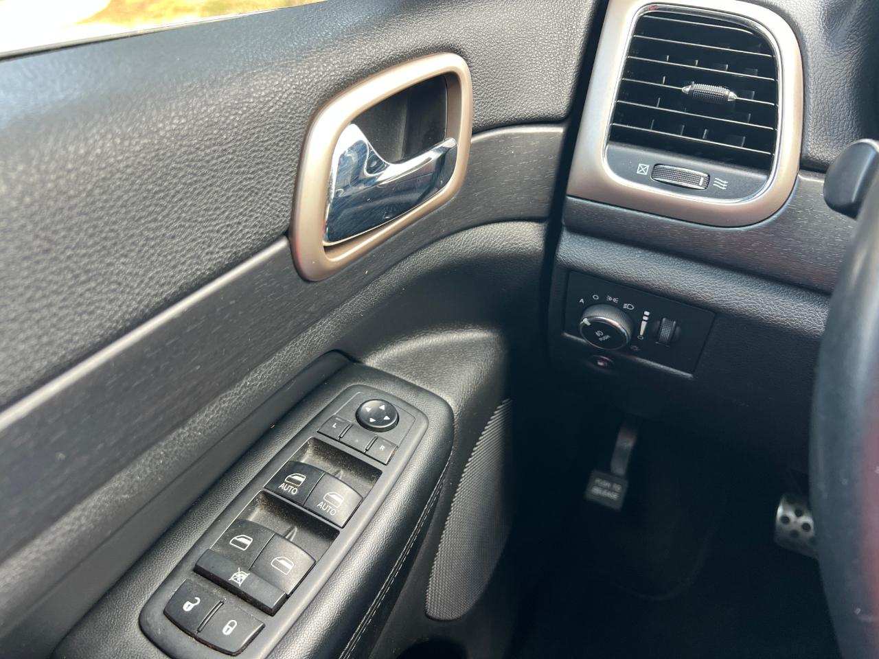 Jeep Grand Cherokee Laredo 4WD 2017