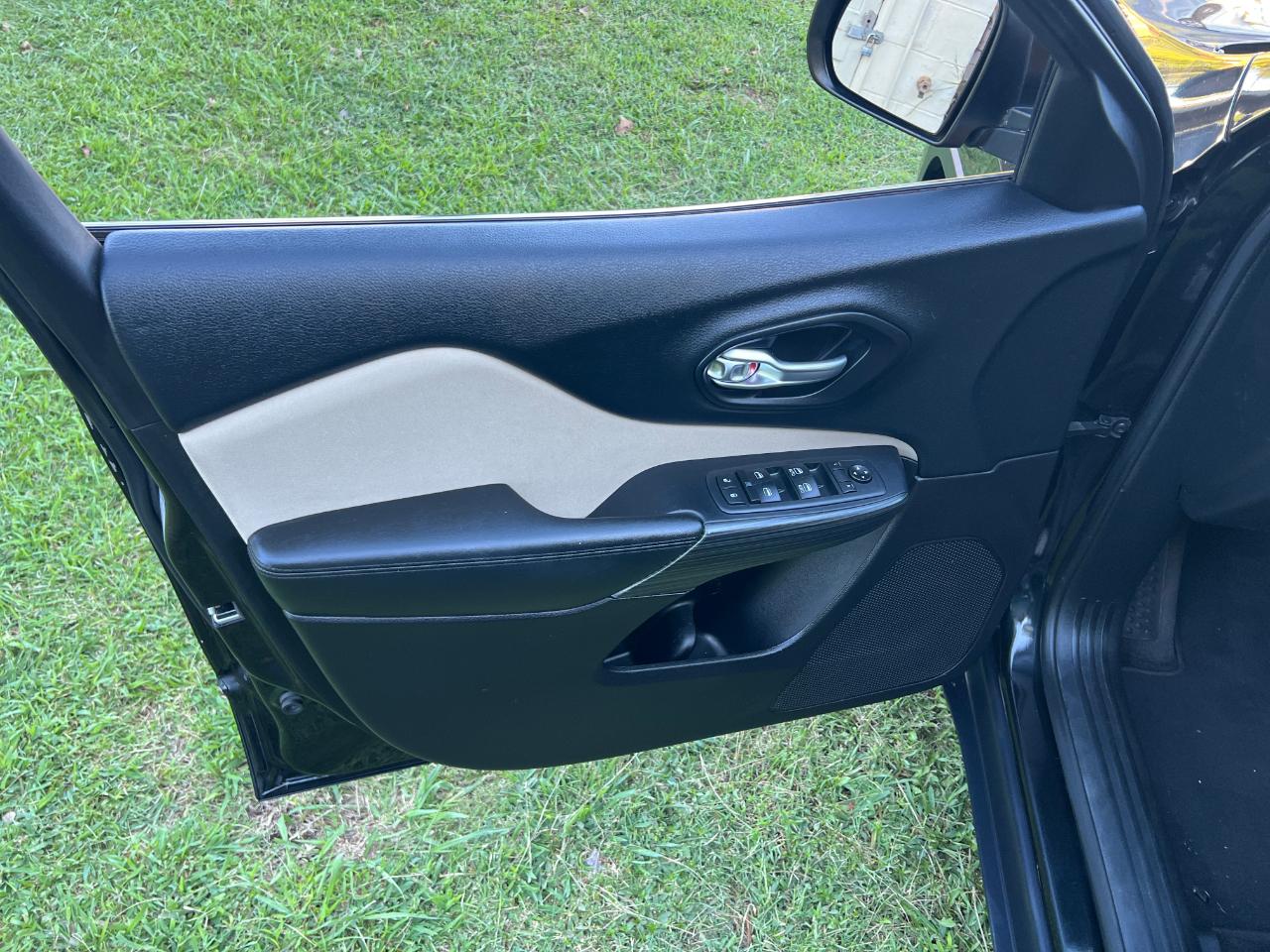 Jeep Cherokee Latitude FWD 2016