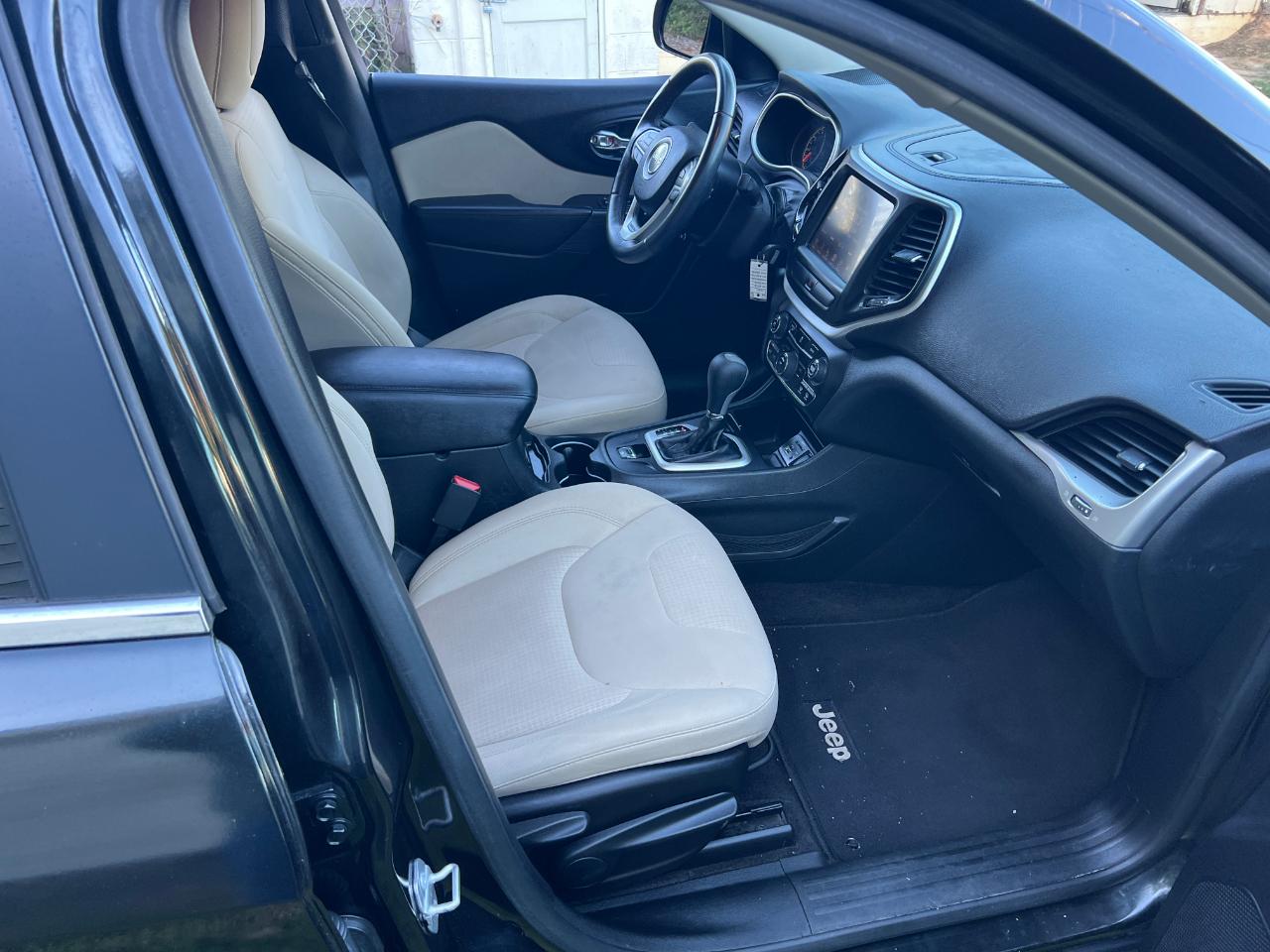 Jeep Cherokee Latitude FWD 2016