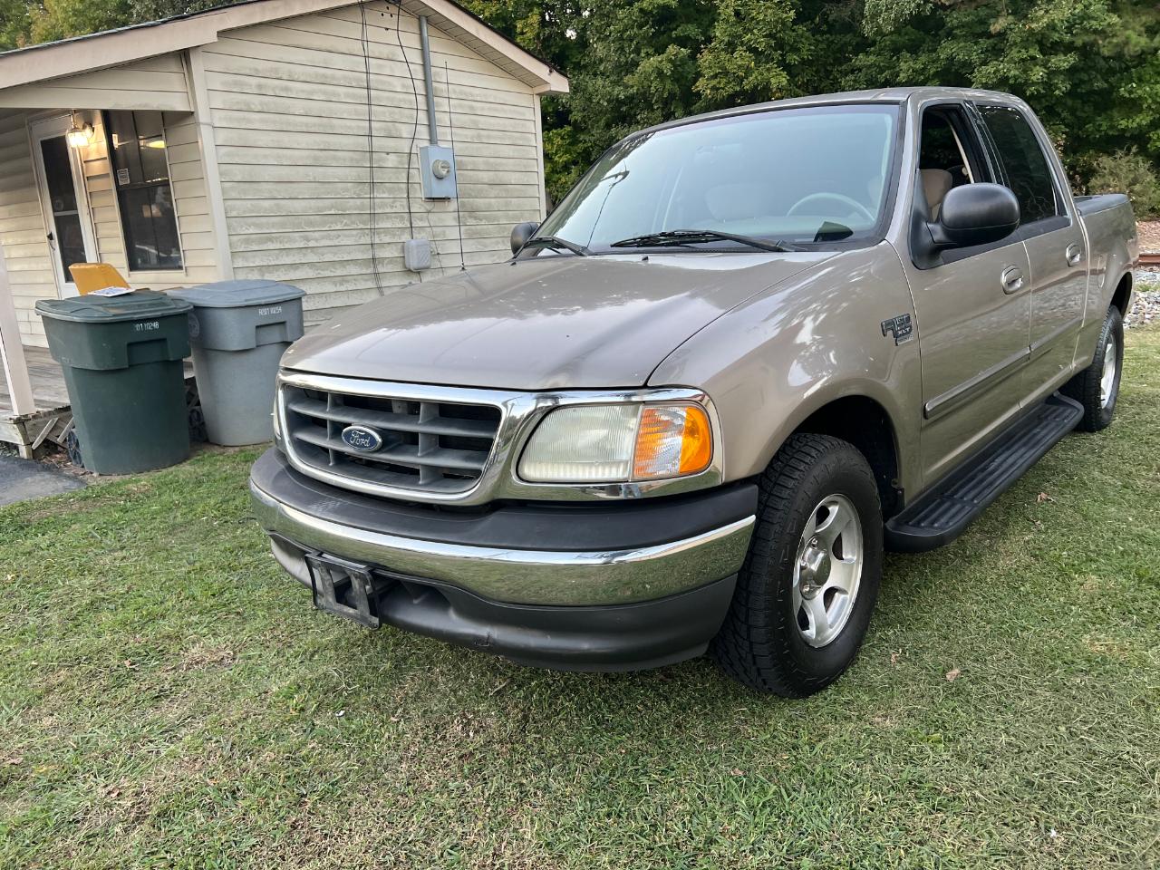 Ford F-150 XLT SuperCrew 2WD 2003