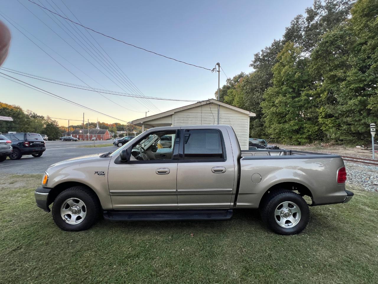 Ford F-150 XLT SuperCrew 2WD 2003