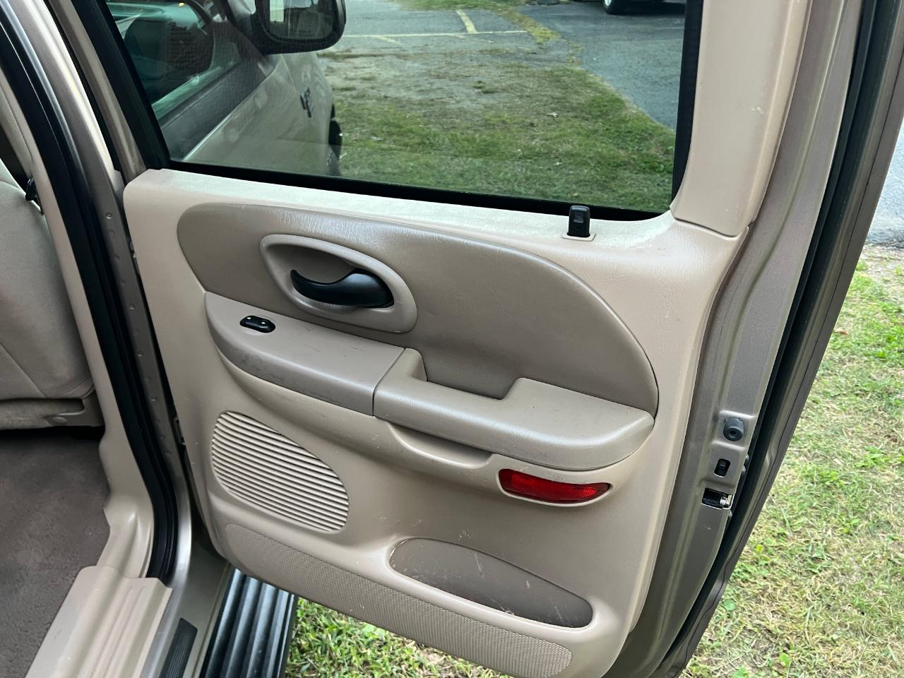 Ford F-150 XLT SuperCrew 2WD 2003