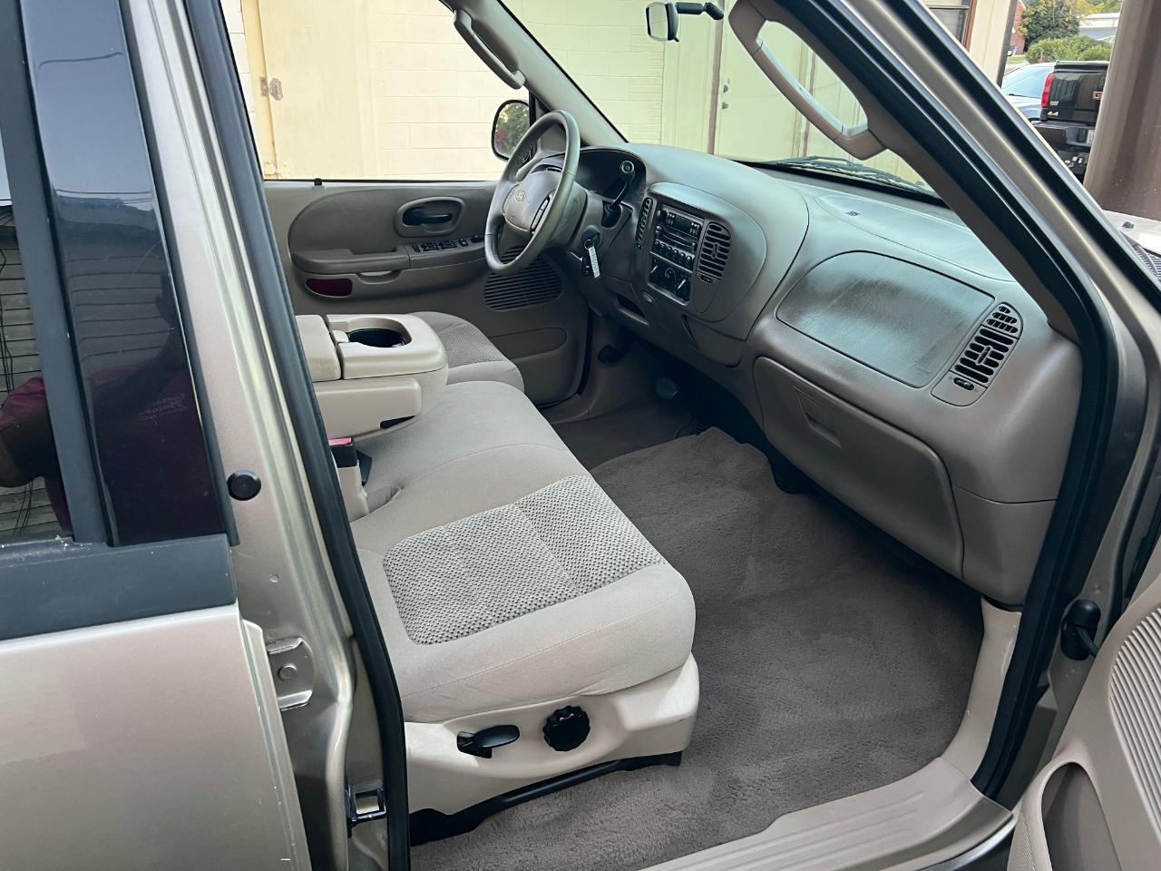 Ford F-150 XLT SuperCrew 2WD 2003