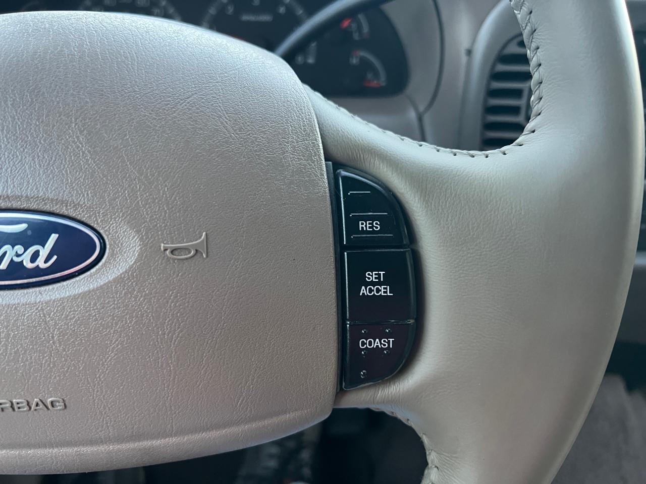Ford F-150 XLT SuperCrew 2WD 2003