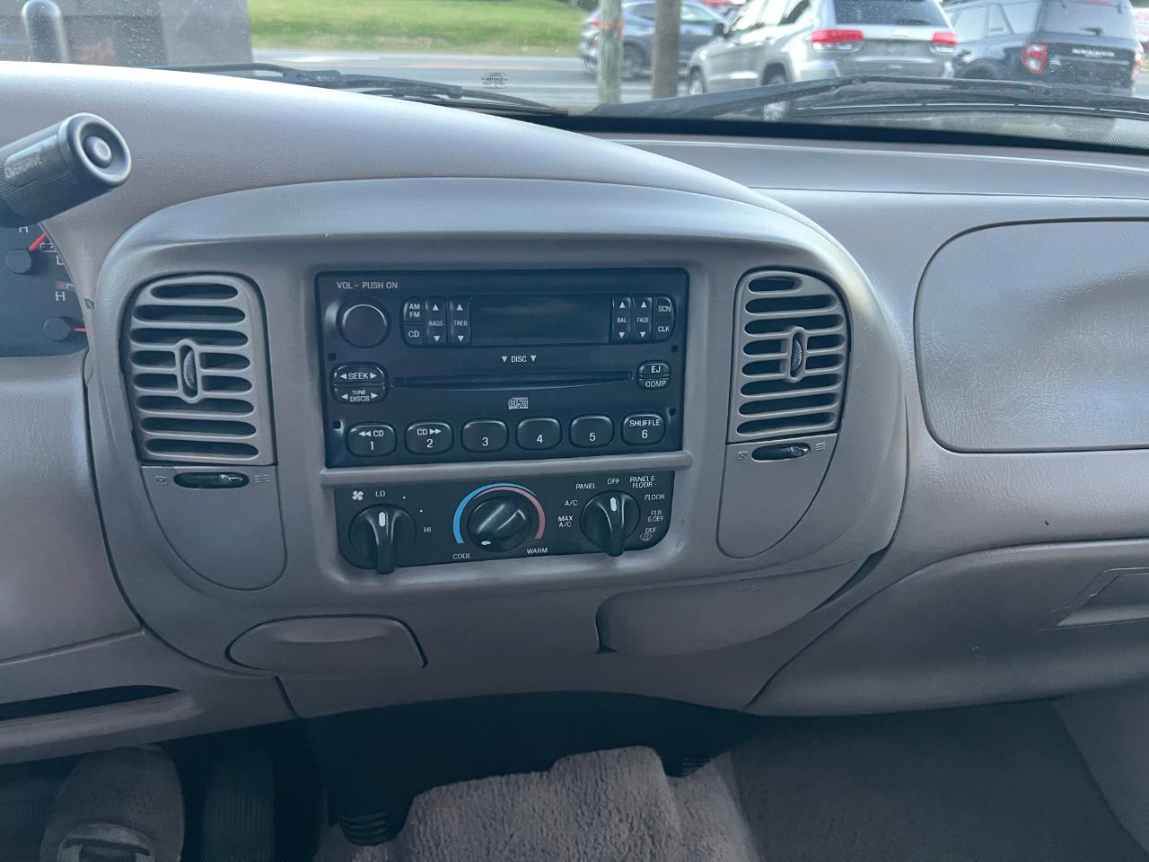 Ford F-150 XLT SuperCrew 2WD 2003