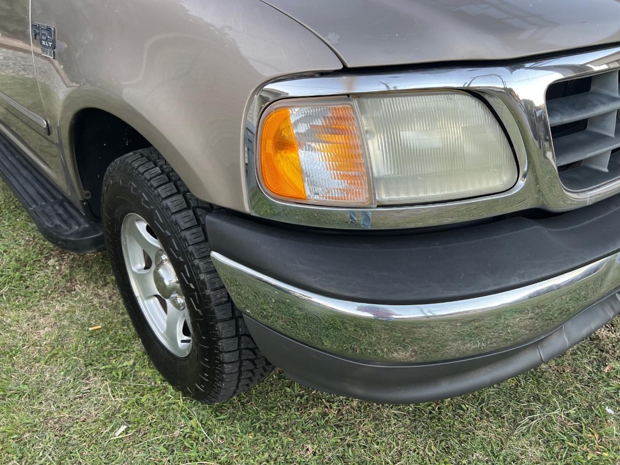 Ford F-150 XLT SuperCrew 2WD 2003