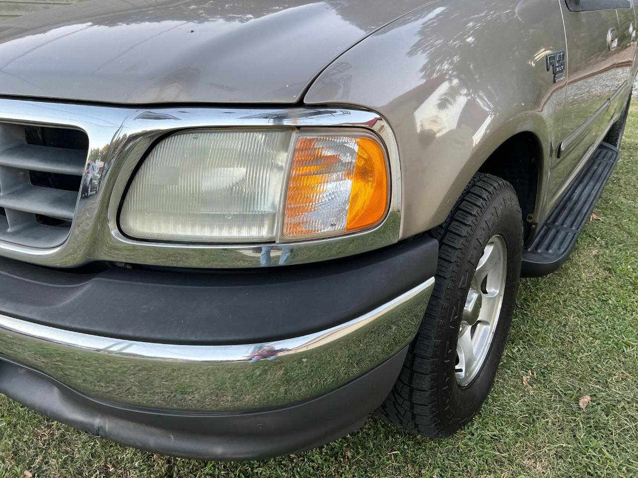 Ford F-150 XLT SuperCrew 2WD 2003