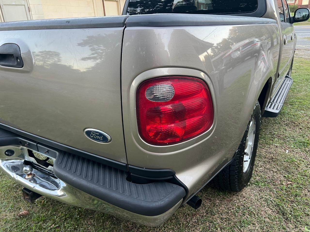 Ford F-150 XLT SuperCrew 2WD 2003
