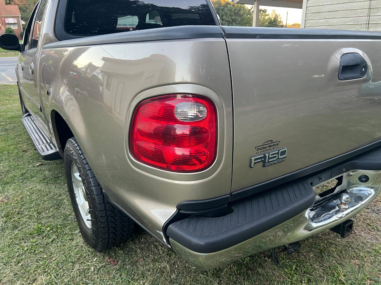 Ford F-150 XLT SuperCrew 2WD 2003
