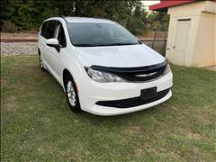 2020 Chrysler Voyager 