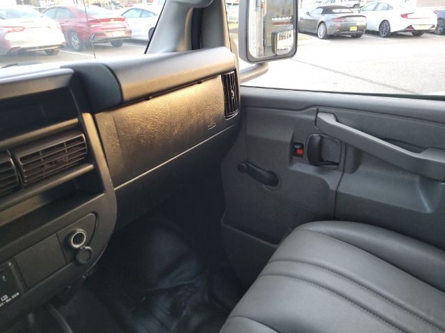 Chevrolet Express Commercial Cutaway 3500 Van 139" 2018