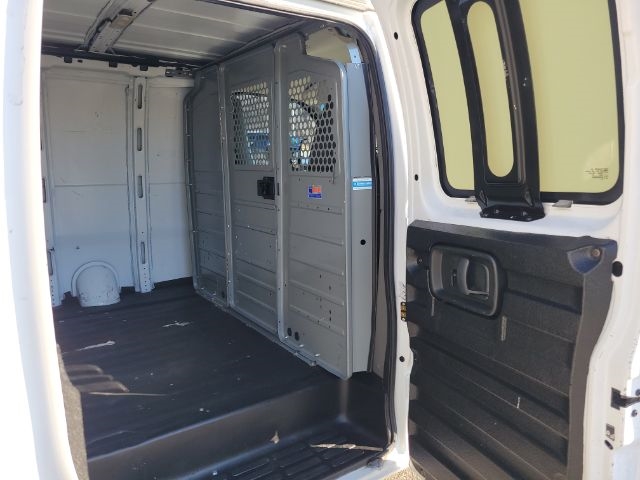 GMC Savana Cargo Van RWD 2500 135" 2019