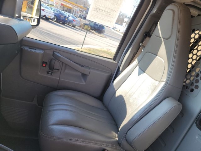 GMC Savana Cargo Van RWD 2500 135" 2019