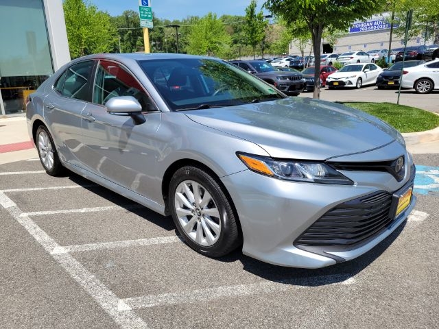 Toyota Camry XLE Auto (Natl) 2019