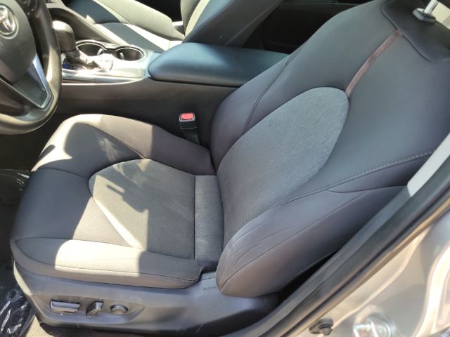 Toyota Camry XLE Auto (Natl) 2019