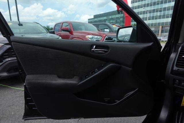 Nissan Altima 4dr Sdn I4 CVT 2.5 S 2012