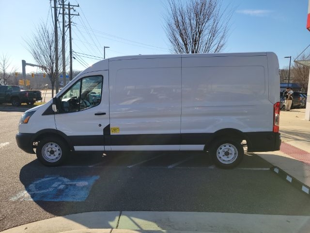 Ford Transit Van T-150 148" Med Rf 8600 GVWR Sliding RH Dr 2019