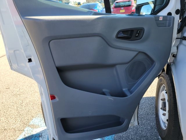 Ford Transit Van T-150 148" Med Rf 8600 GVWR Sliding RH Dr 2019