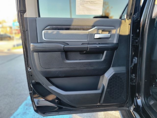 RAM 2500 Big Horn 4x4 Crew Cab 6'4" Box 2020