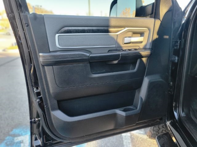 RAM 2500 Big Horn 4x4 Crew Cab 6'4" Box 2020