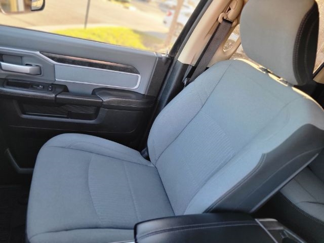 RAM 2500 Big Horn 4x4 Crew Cab 6'4" Box 2020