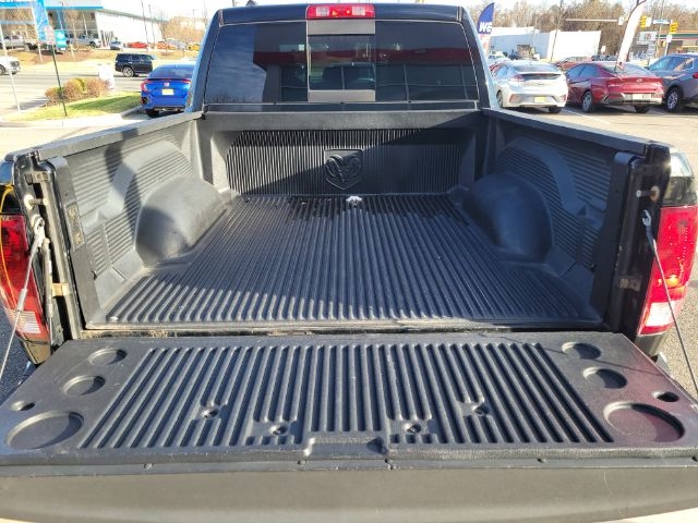 RAM 1500 4WD Crew Cab 140.5" Big Horn 2014