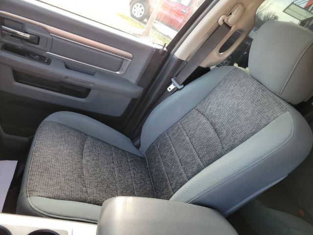 RAM 1500 4WD Crew Cab 140.5" Big Horn 2014