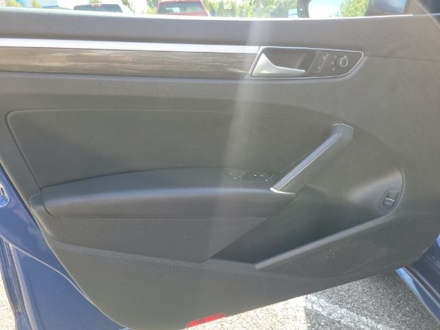 Volkswagen Passat 4dr Sdn 1.8T Auto SE PZEV 2016 Volkswagen Passat 4dr Sdn 1.8T Auto SE PZEV 2016