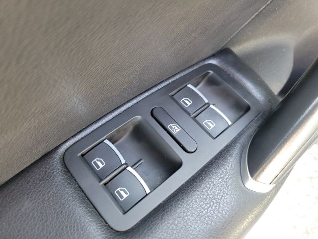 Volkswagen Passat 4dr Sdn 1.8T Auto SE PZEV 2016 Volkswagen Passat 4dr Sdn 1.8T Auto SE PZEV 2016