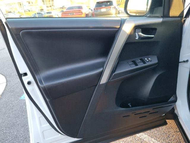 Toyota RAV4 Adventure FWD (Natl) 2018