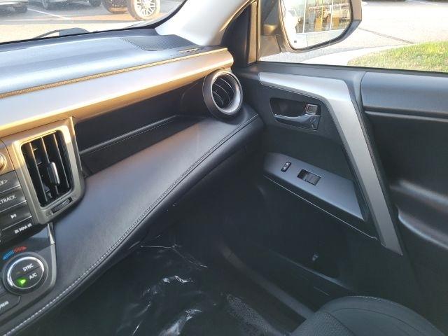 Toyota RAV4 Adventure FWD (Natl) 2018