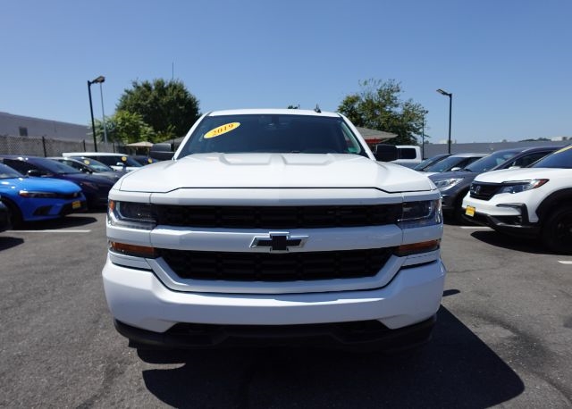 Chevrolet Silverado 1500 LD 4WD Double Cab Custom 2019 Chevrolet Silverado 1500 LD 4WD Double Cab Custom 2019