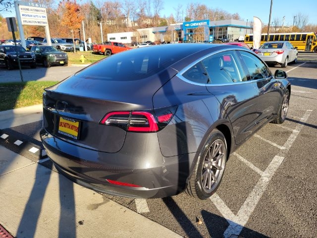 Tesla Model 3 Mid Range Battery RWD 2018