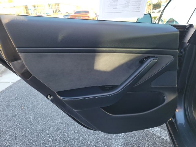 Tesla Model 3 Mid Range Battery RWD 2018