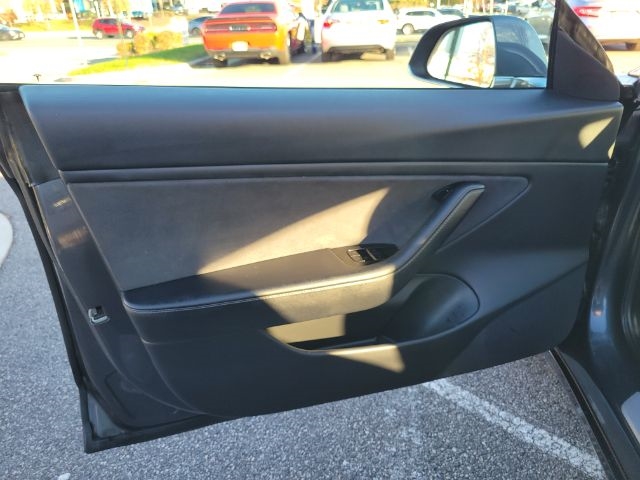 Tesla Model 3 Mid Range Battery RWD 2018