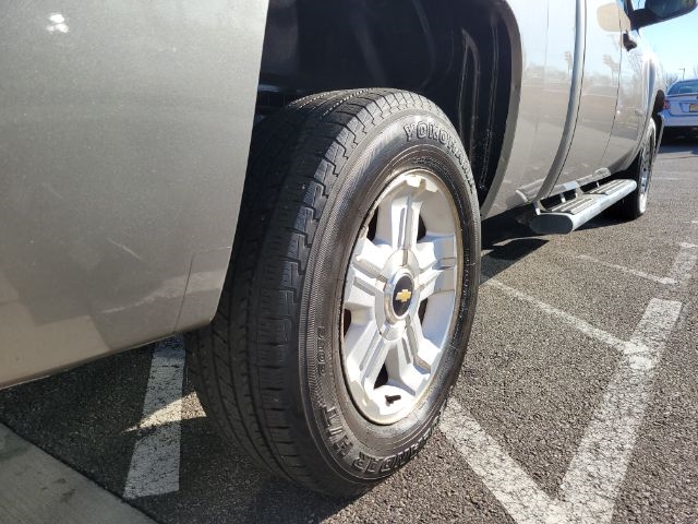 Chevrolet Silverado 1500 2WD Ext Cab 143.5" LT 2012