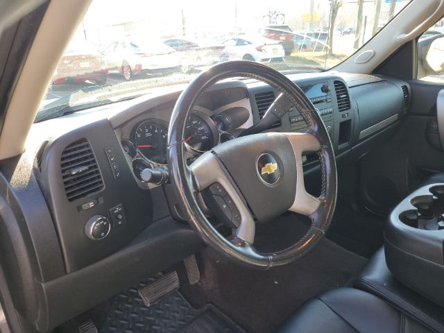 Chevrolet Silverado 1500 2WD Ext Cab 143.5" LT 2012