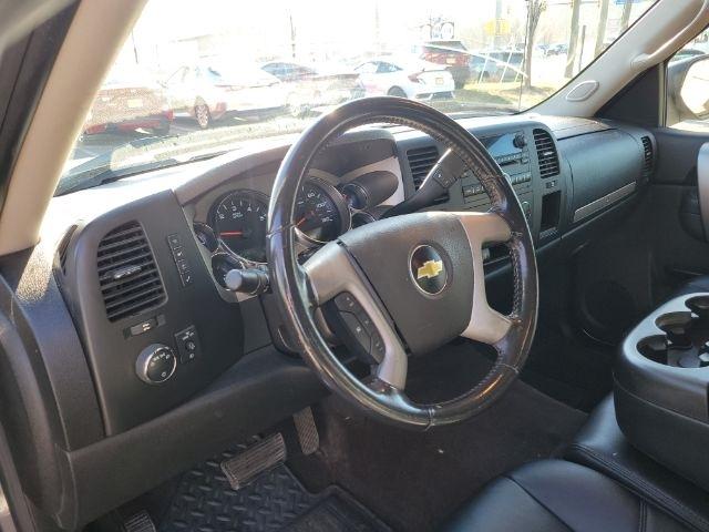 Chevrolet Silverado 1500 2WD Ext Cab 143.5" LT 2012