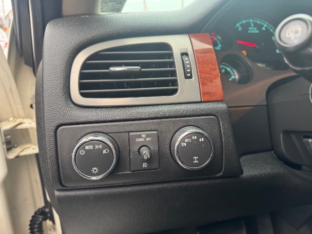 GMC Yukon XL 4WD 4dr 1500 SLT w/4SB 2008