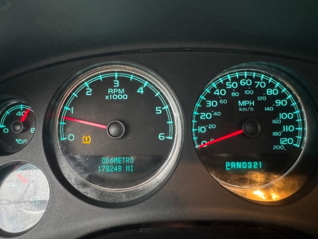 GMC Yukon XL 4WD 4dr 1500 SLT w/4SB 2008