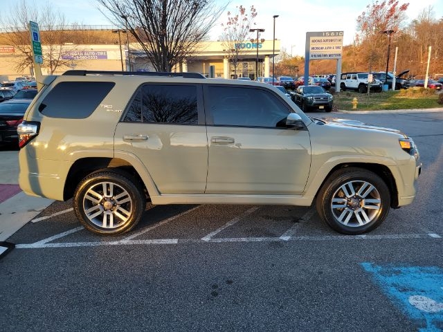 Toyota 4Runner TRD Sport 4WD (Natl) 2022